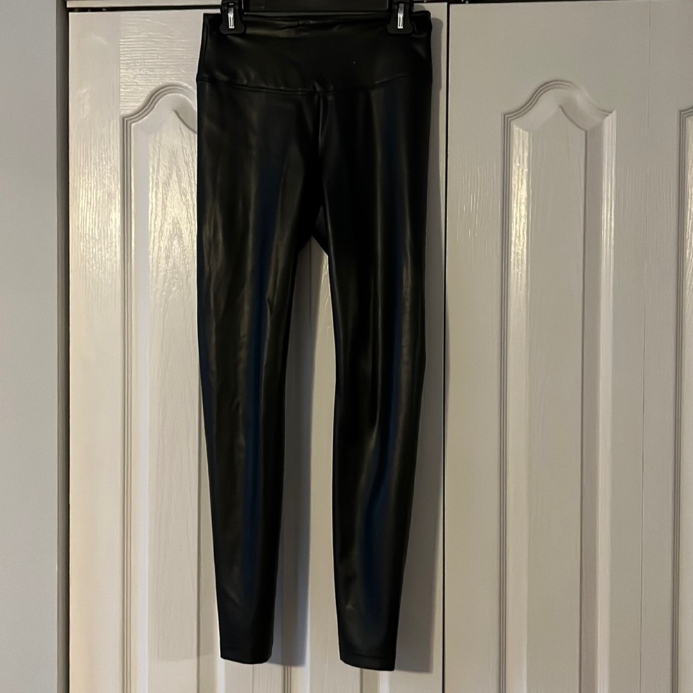 White House Black Market Faux leather runway leggings size 6